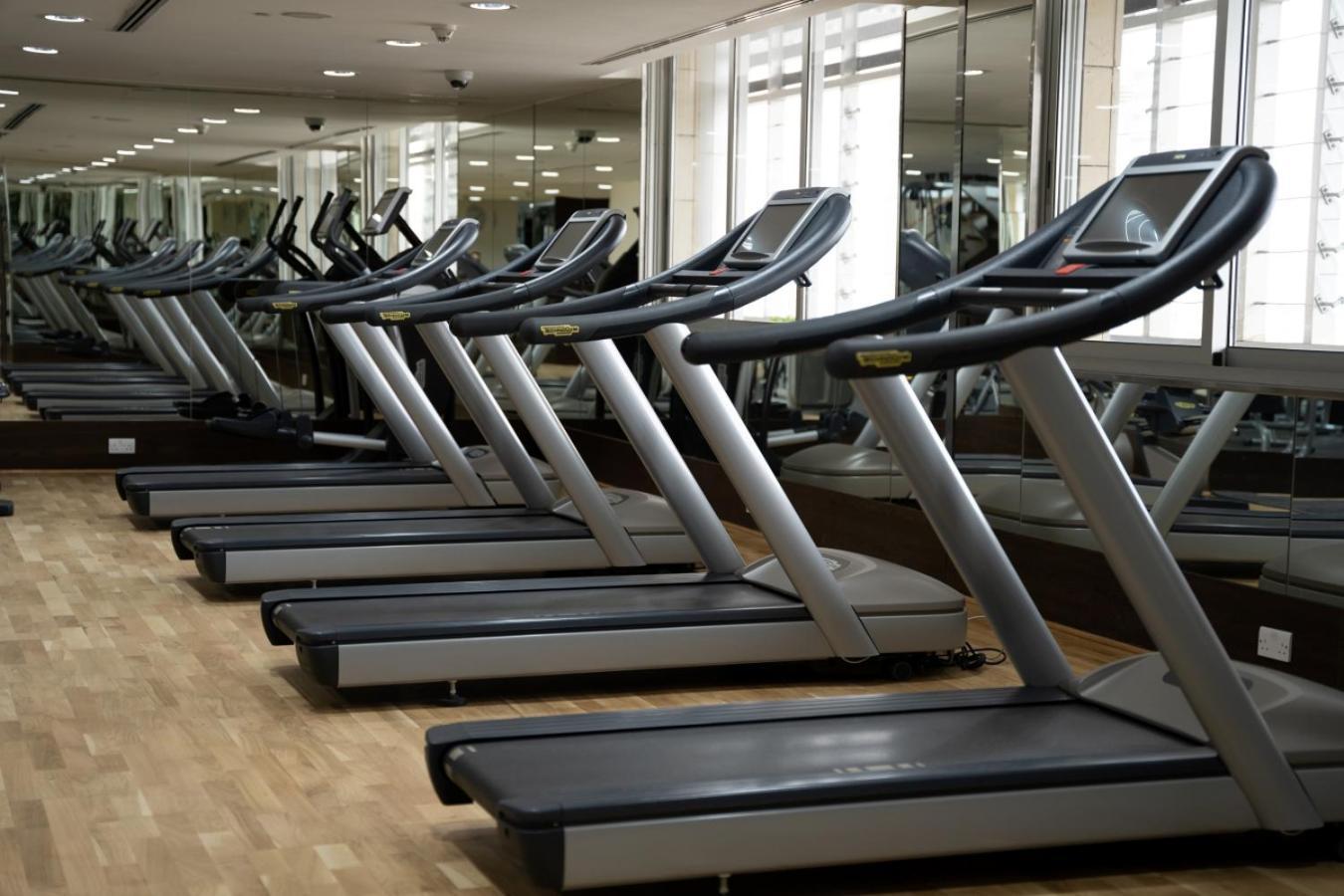 The Abdali Boulevard Hotel Amman Dış mekan fotoğraf Treadmills in a gym