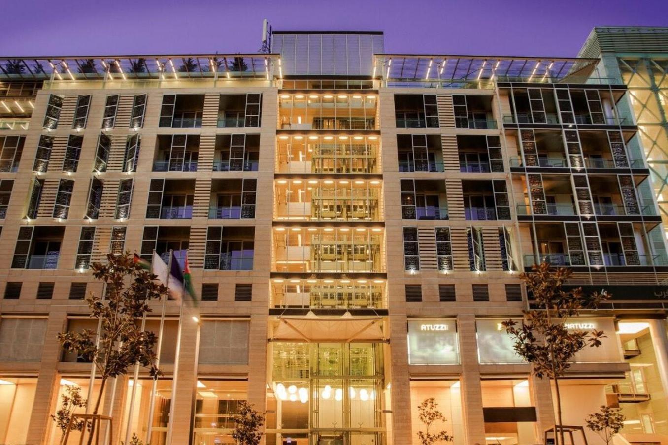 The Abdali Boulevard Hotel Amman Dış mekan fotoğraf The hotel at night