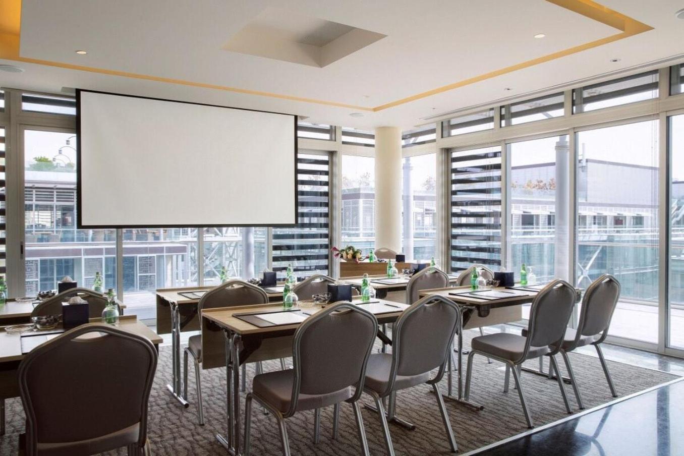 The Abdali Boulevard Hotel Amman Dış mekan fotoğraf Meeting room